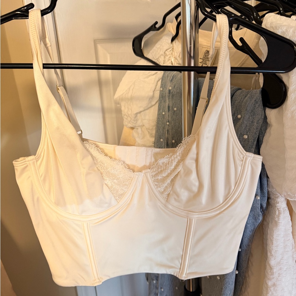Abercrombie & Fitch Cream Lace Crop Top
